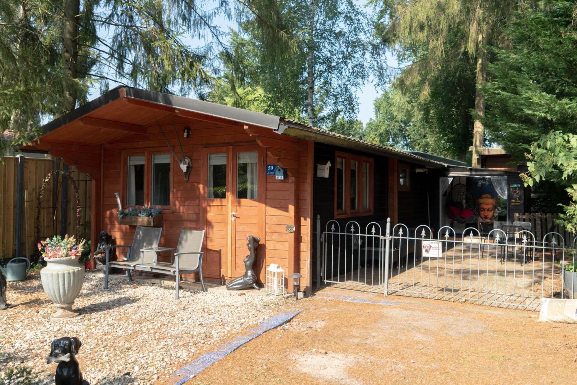 Chalet Op Een Rustig Park In De Natuur Putten Exteriér fotografie